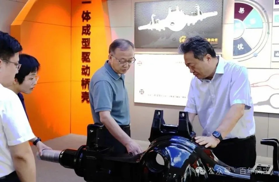省发改委副主任万战伟到乐动登陆官网-乐动(中国)
集团调研指导工作